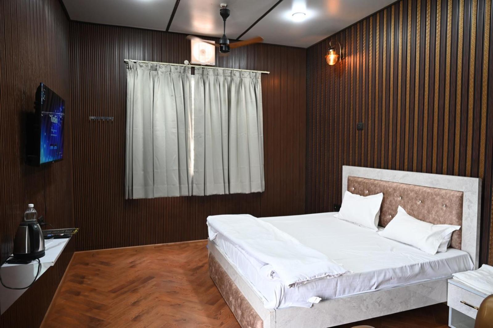 4 Seasons Resort By Jain Residency Sohna Exteriör bild