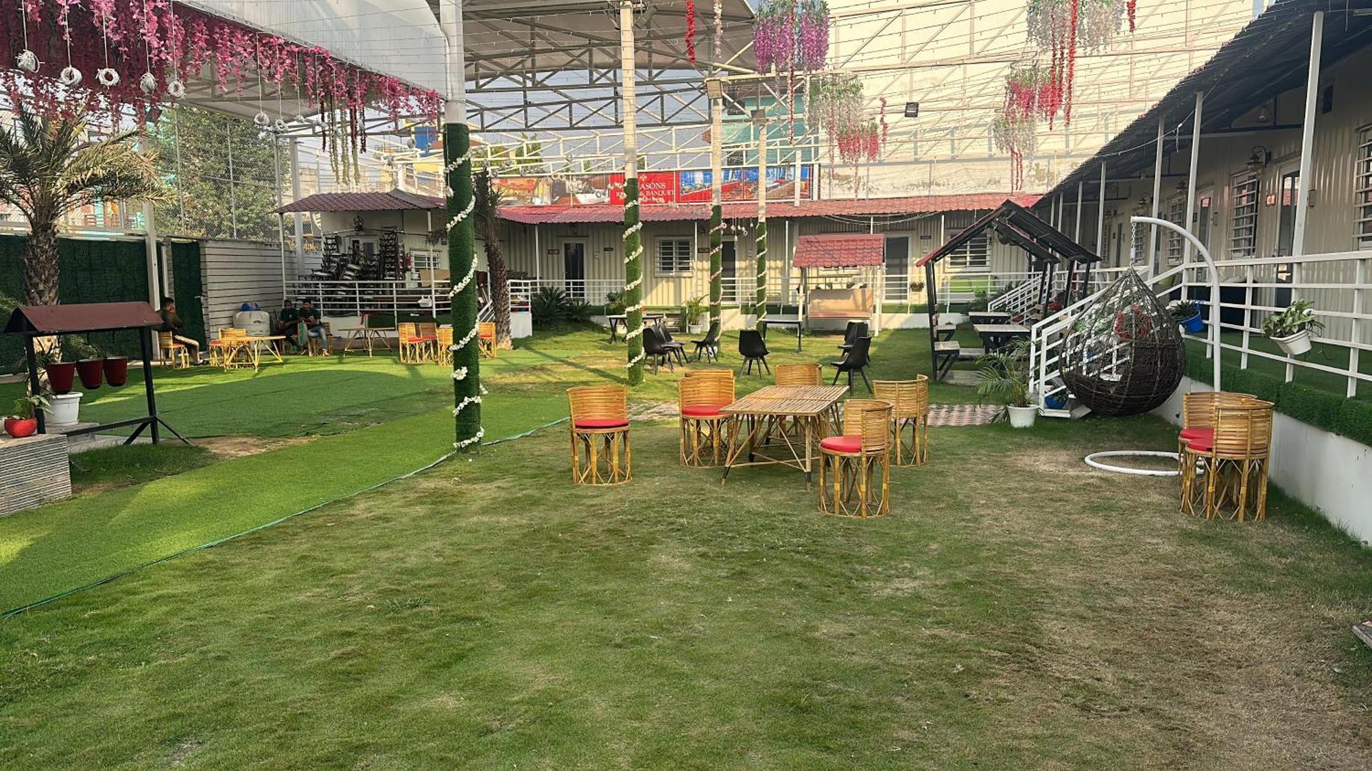 4 Seasons Resort By Jain Residency Sohna Exteriör bild